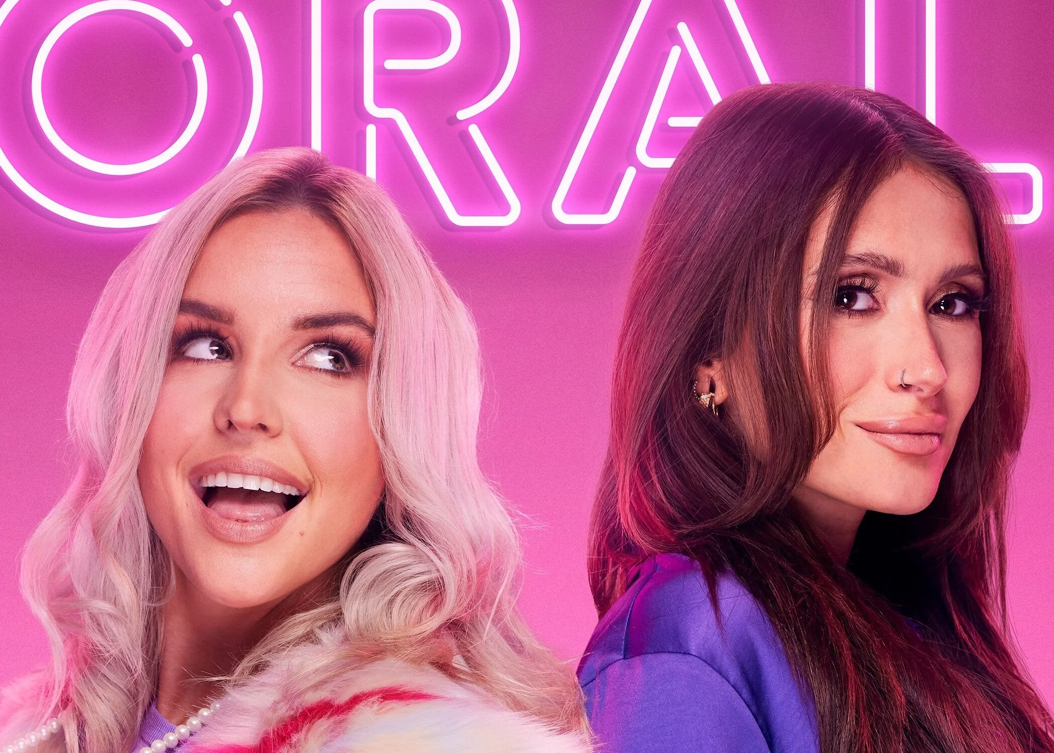 Joanie Grenier et Lysandre Nadeau sous le néon Sexe Oral